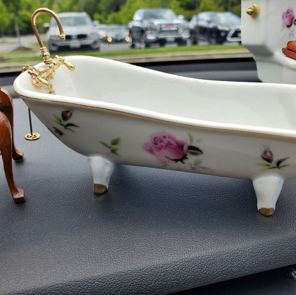 Dollhouse Porcelain Bathroom Tub Sink Toilet Curtains Miniature Set Floral Vtg - Picture 5 of 9